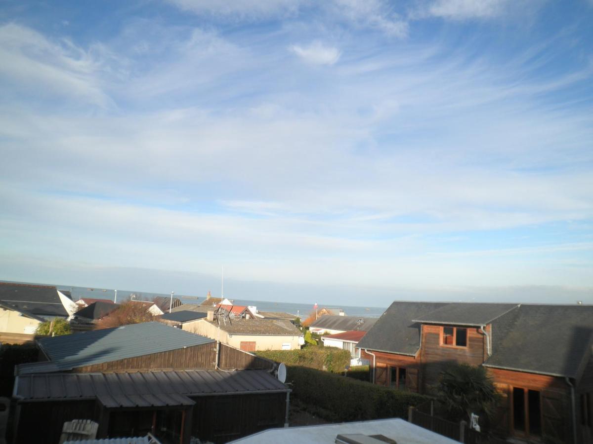 Appartement F1 Mansarde A 100M De La Plage, Proche De Arromanches Et Des Plages Du Debarquement Saint-Come-de-Fresne Екстер'єр фото