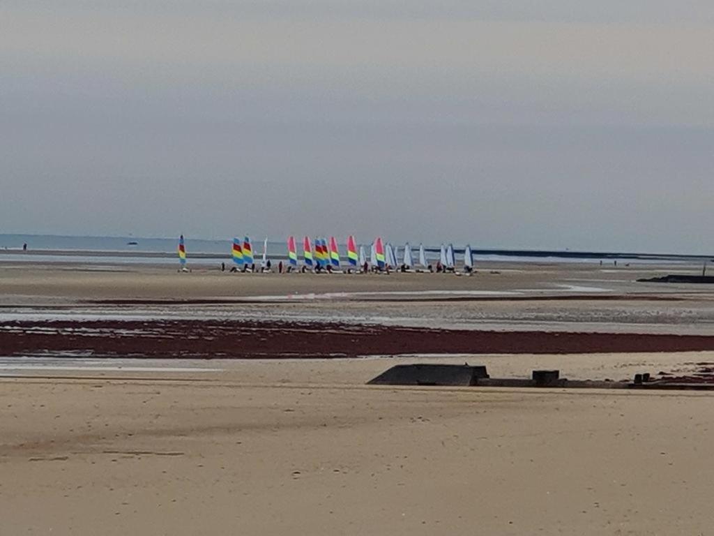 Appartement F1 Mansarde A 100M De La Plage, Proche De Arromanches Et Des Plages Du Debarquement Saint-Come-de-Fresne Екстер'єр фото